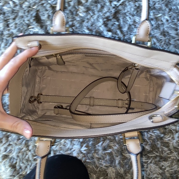 MK Selma handbag. - Picture 4 of 5